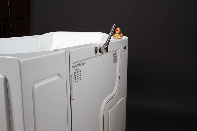 Traditional Bathtubs vs. Walk-In Models What’s the Safety Difference